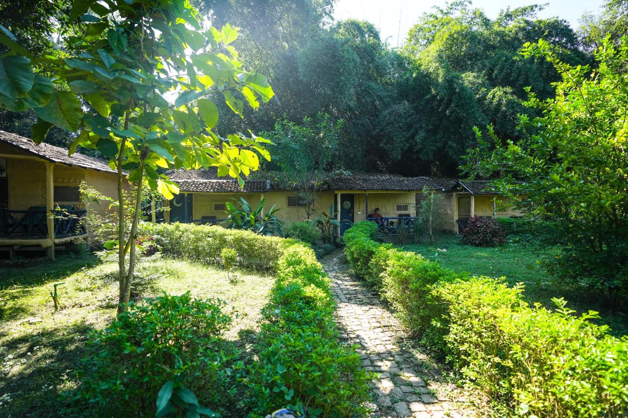 Wild Planet Eco Retreat Hotel Bardiya Exterior photo